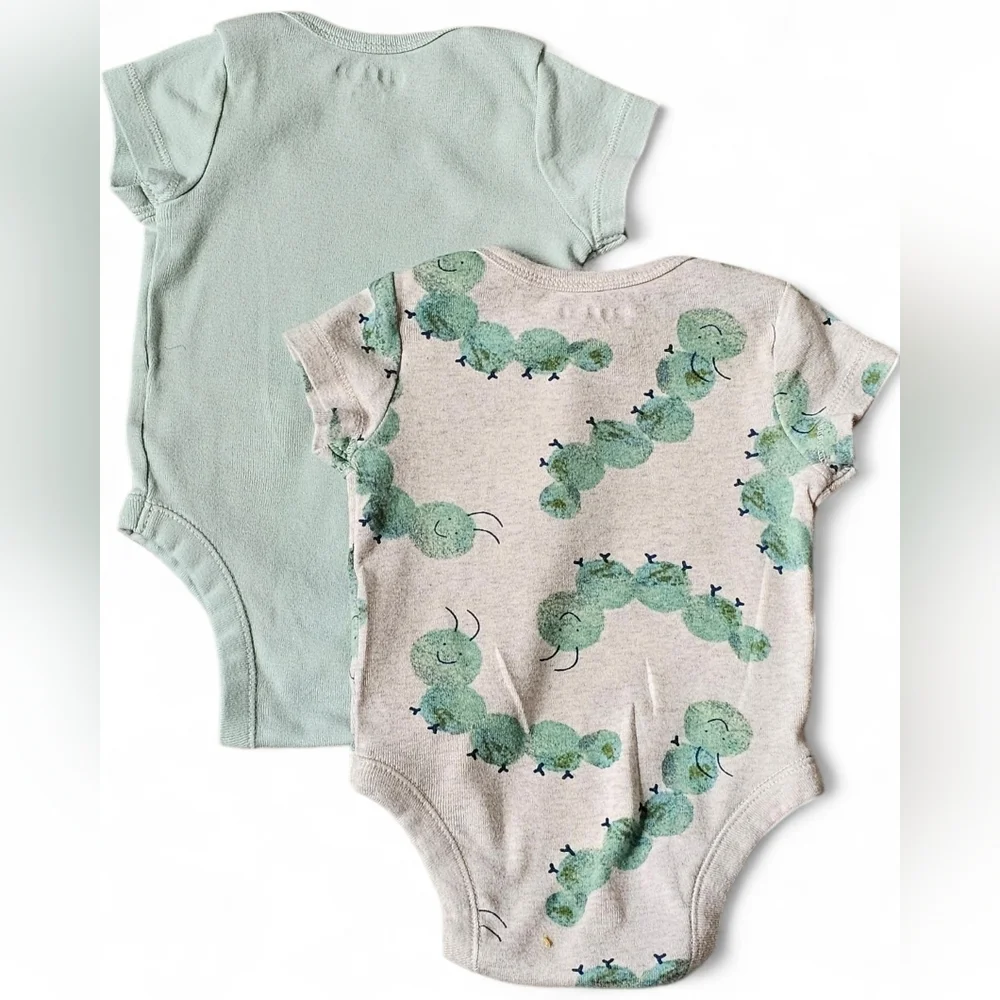 Old Navy 2 Pack Bodysuit Set Size 0–3M